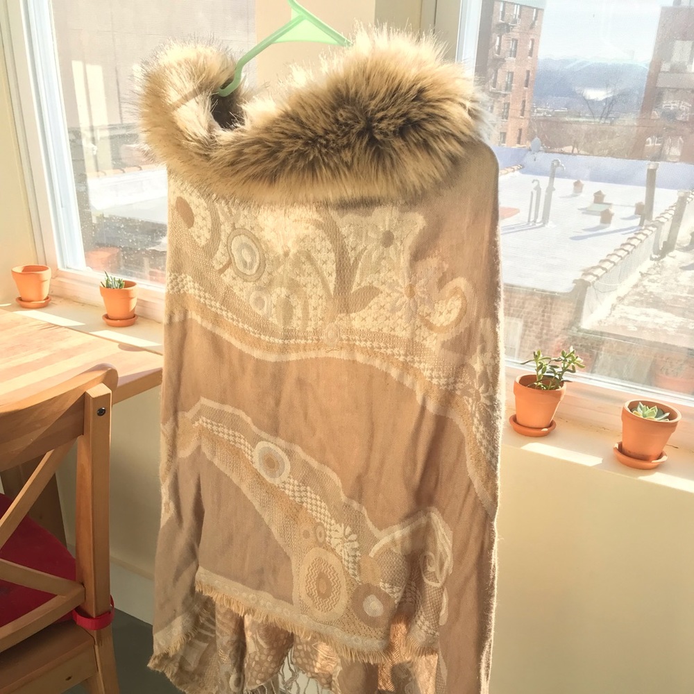 Beautiful Eyeful Cape
